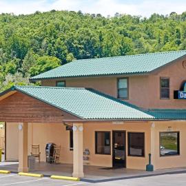 Days Inn by Wyndham Cherokee Near Casino, hotel in Cherokee