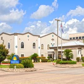 Webster में, होटल Days Inn & Suites by Wyndham Webster NASA-ClearLake-Houston