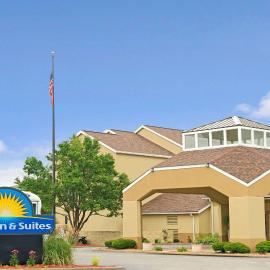 Days Inn by Wyndham St. Louis/Westport MO, hotel in Maryland Heights