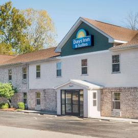 Days Inn & Suites by Wyndham Sellersburg, hotel in Sellersburg