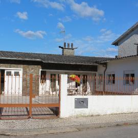 Cozy Summer House by the Beach – hotel w mieście Ovar