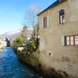 Les Deux Rives โรงแรมในCierp