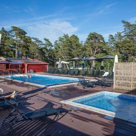 Ljugarn Semesterby, hôtel à Ljugarn