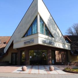 Hotel Mladosť, hotel di Lipany