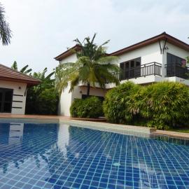 Tropicana Beach Villa at VIP Resort, hotell sihtkohas Ban Phe