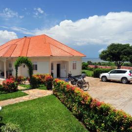 Victoria Lake View Guesthouse & Safaris