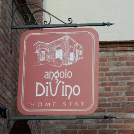 Angolo Divino, viešbutis mieste Alba