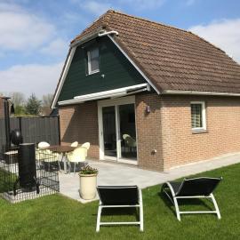 Moerellahof, Gezin & Familie vakantiehuis aan het Veersemeer ALLEEN GEZINNEN, hotel in Wolphaartsdijk