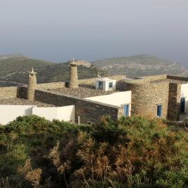 Bioclimatic stone built villa、Kastrianíのホテル