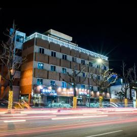 Gangneung Donga Hotel，江陵市的飯店