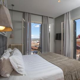 Leto Nuevo Hotel، فندق في نافبليو