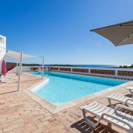 Ocean view guesthouse Burgau - Onelifelodge