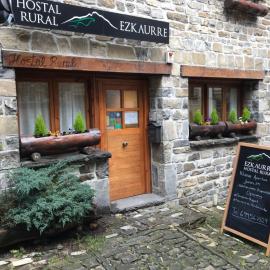Hostal Ezkaurre, hotel i Isaba