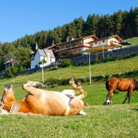 Gasthaus Bad Siess, хотел в Longostagno