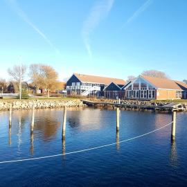 Klintholm Marina Park Cabins, hotel in Borre