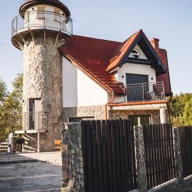 Villa Tower Nad Jeziorem Nyskim, hotel di Skorochów