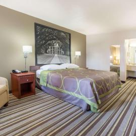 Super 8 by Wyndham West Monroe