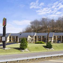 Super 8 by Wyndham Fort Chiswell Wytheville Area, hotel em Max Meadows