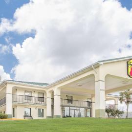 Super 8 by Wyndham Mobile, hótel í Mobile