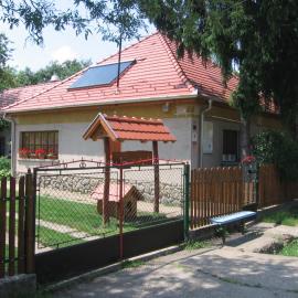 Manó Vendégház, hotel sa Pázmánd