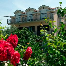 Franić Baćina Lakes Apartments, hotel Pločéban