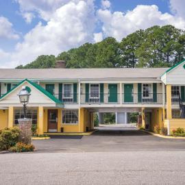 Days Inn by Wyndham Lincolnton، فندق في Lincolnton