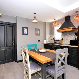 Apartment Lara, hotel in Zaton