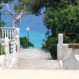 Apartment with Sea View, hotel in Prigradica