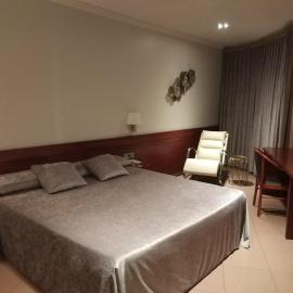 Hotel Els Noguers, хотел в Манреса