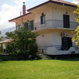 Georgia's Little Village, hotel sa Plataria