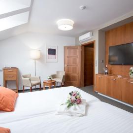 Hotel Pod Věží, khách sạn ở Strážnice