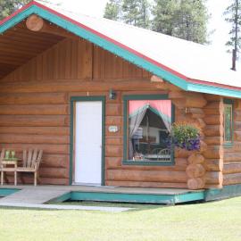 Twin Peaks Hotel Cabins, מלון בואלמונט