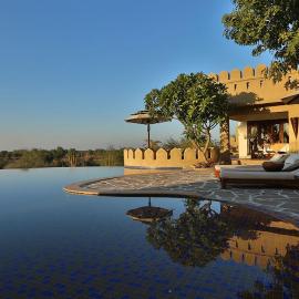 Mihir Garh, hotel en Rohat