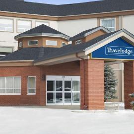 Travelodge by Wyndham Strathmore, хотел в Стратмор