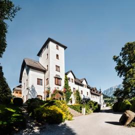 Aparthotel Schloss Thannegg, viešbutis mieste Grėbmingas