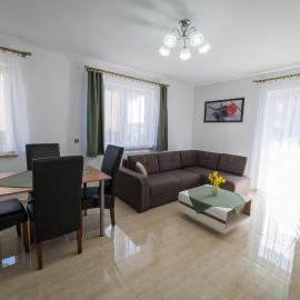 Villa Mikołajki Popiełuszki 8, blisko centrum, praking gratis, 50 metrów od letnich basenów – hotel w mieście Mikołajki