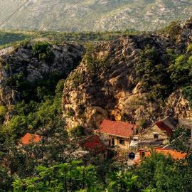Mini stone house, hotel v Omiši