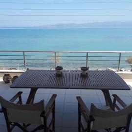 Vrachati Sea Front House, hotell sihtkohas Káto Ássos