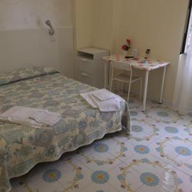 Albergo Oasi, готель у Неаполі