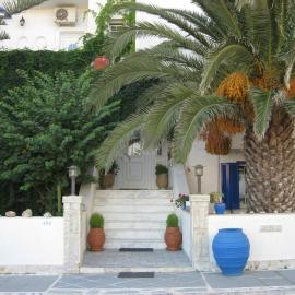 Tina's Apartments, hotel v destinácii Adamas