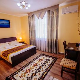 Asman Guest House, hotel in Osh