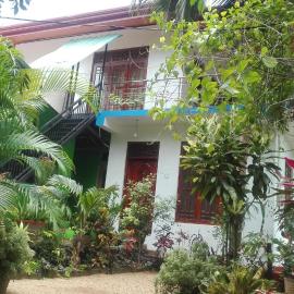 Green Garden Homestay: Giritale şehrinde bir otel