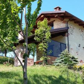 Casa Vacanze Le Primule، فندق في Peveragno
