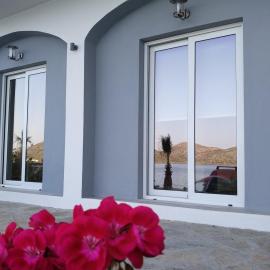 Iliana Sea Side House، فندق في إيلوندا