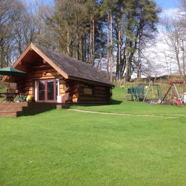 lyne view, log cabin, hotel in Carlisle