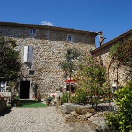 Le Manoir du Raveyron, hotel u gradu 'Vallon-Pont-dʼArc'