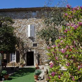Le Manoir du Raveyron, hotel em Vallon-Pont-dʼArc