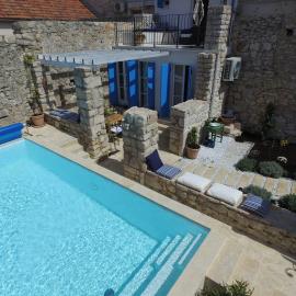 Kuća Babe Stane, hotel v Murteru