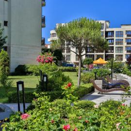 Al Rial Beach Apartments, hotel in Shkorpilovtsi
