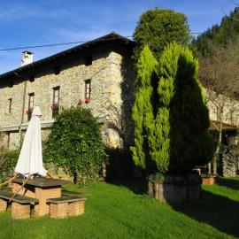 Agroturismo Izarre, hotel in Errezil